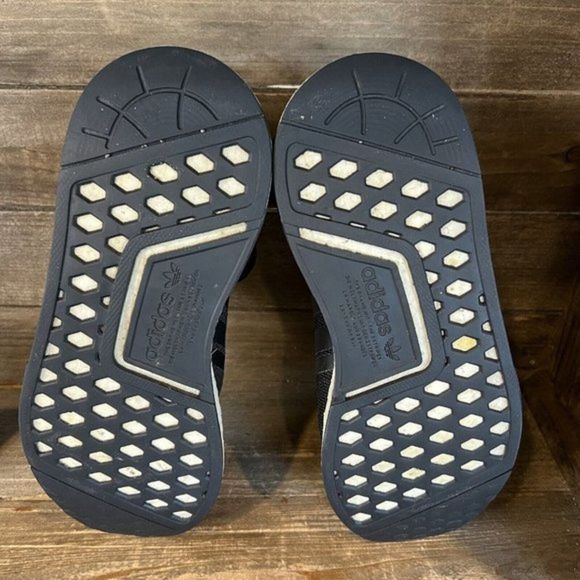 Big Kids Childrens Adidas NMD R1 Japan Core‎ Black Shoes Sneakers Size 4 Y GUC - Picture 5 of 6